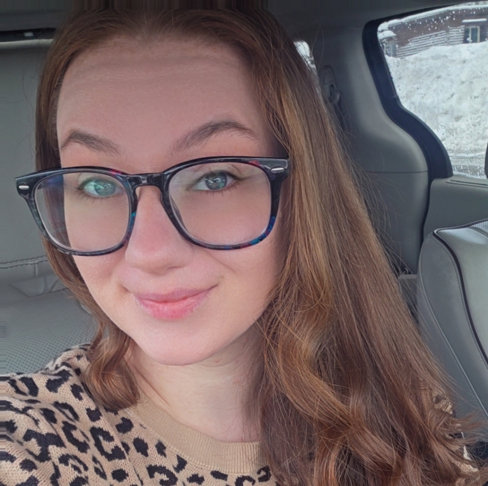 Meet your Posher, Kassandra